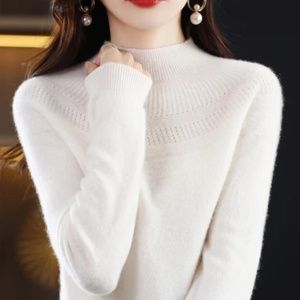 New wool white sweater, cowl neck size Large